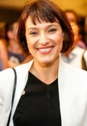 Cláudia Jouvin