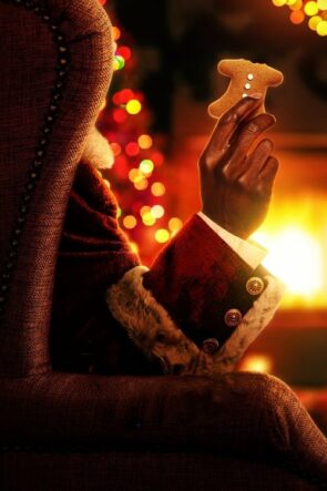 Dashing Through the Snow (2023)